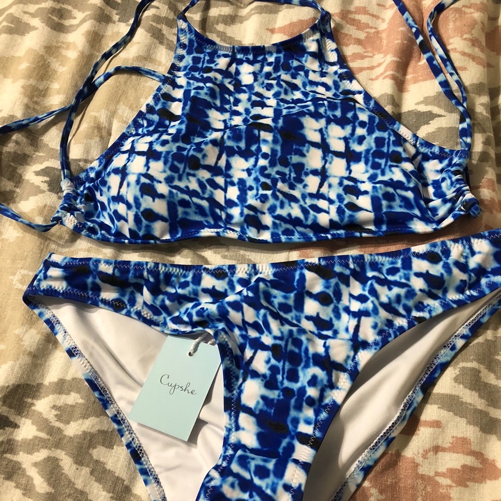 CUPSHE swimsuit